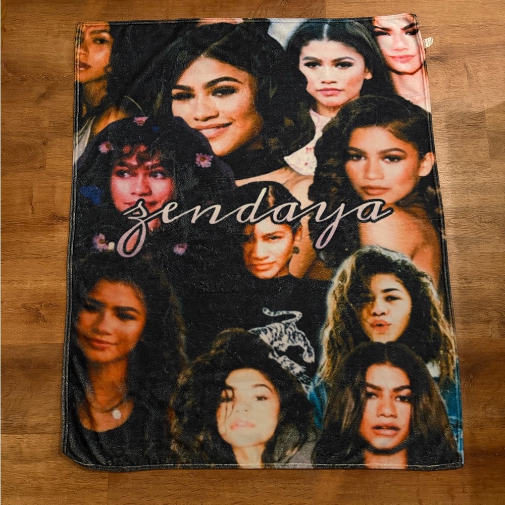 Zendaya Cozy Fuzzy Throw Blanket Super Soft for Couch and Bed 39 X 48 Inches